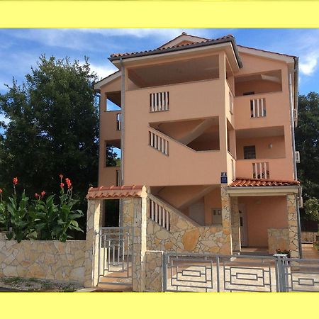 Apartments Coral, Klimno, Island Krk Exterior photo