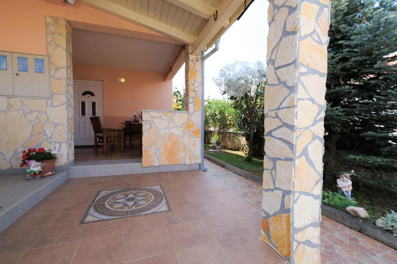 Apartments Coral, Klimno, Island Krk Exterior photo